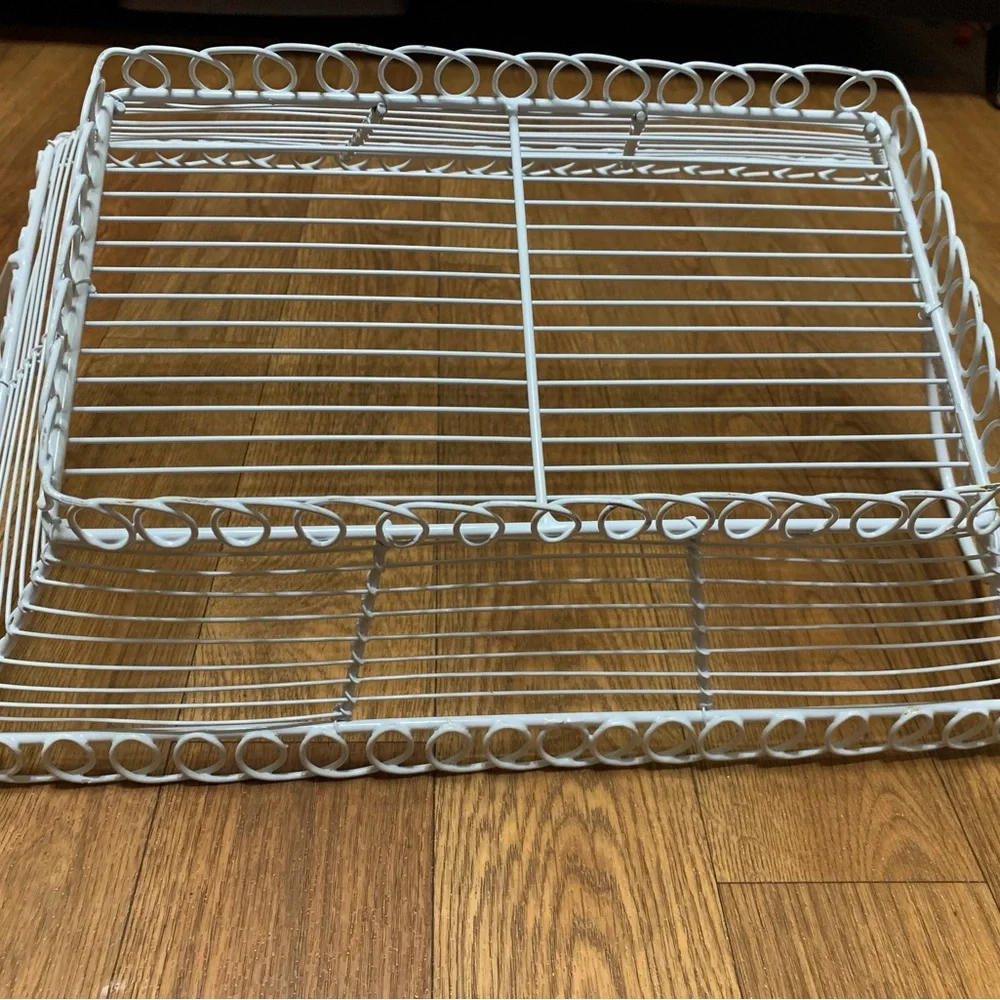 Vintage wire coated white tray/basket